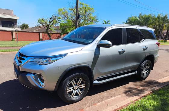 TOYOTA HILUX SW4 2.7 SRV 7 LUGARES 4X2 16V FLEX 4P AUTOMÁTICO