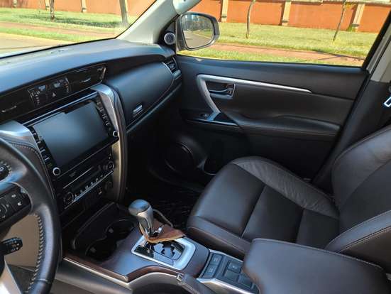 TOYOTA-HILUX SW4-2020