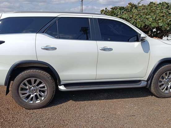 TOYOTA-HILUX SW4-2.8 D-4D TURBO DIESEL SRX 7L 4X4 AUTOMÁTICO TOYOTA-HILUX SW4-2021