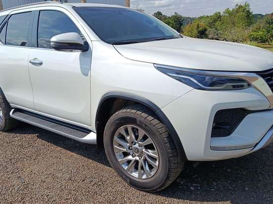 TOYOTA-HILUX SW4-2.8 D-4D TURBO DIESEL SRX 7L 4X4 AUTOMÁTICO TOYOTA-HILUX SW4-2021