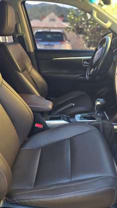 TOYOTA-HILUX SW4-2017