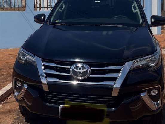 TOYOTA-HILUX SW4-2.8 SRX 4X4 7 LUGARES 16V TURBO INTERCOOLER DIESEL 4P AUTOMÁTICO TOYOTA-HILUX SW4-2018