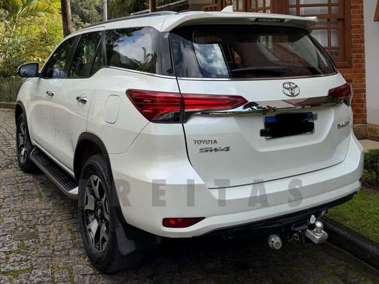 TOYOTA-HILUX SW4-2.8 SRX DIAMOND 4X4 7 LUGARES 16V TURBO INTERCOOLER DIESEL 4P AUTOMÁTICO TOYOTA-HILUX SW4-2018