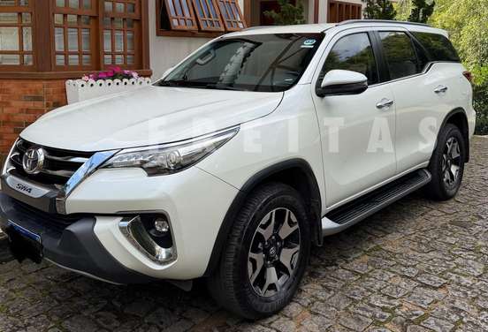 TOYOTA-HILUX SW4-2018