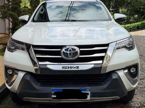 TOYOTA-HILUX SW4-2.8 SRX DIAMOND 4X4 7 LUGARES 16V TURBO INTERCOOLER DIESEL 4P AUTOMÁTICO TOYOTA-HILUX SW4-2018