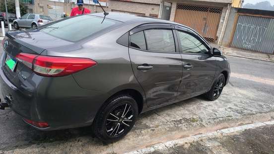 TOYOTA-YARIS-2022