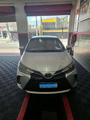 TOYOTA-YARIS-2023