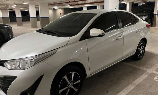 TOYOTA-YARIS-2021