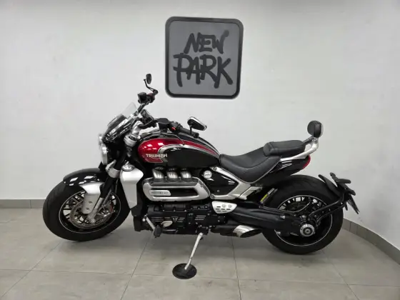 TRIUMPH ROCKET III GT 