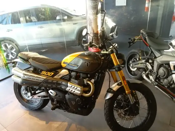 TRIUMPH SCRAMBLER 900 