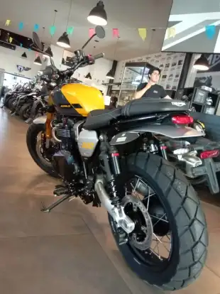 TRIUMPH-SCRAMBLER 900-2026