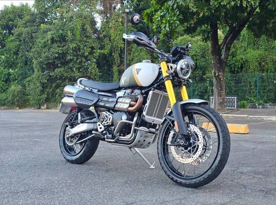 TRIUMPH BONNEVILLE SCRAMBLER 1200 XE 