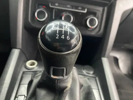 VOLKSWAGEN-AMAROK-2019
