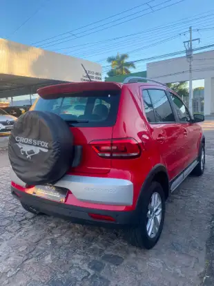 VOLKSWAGEN-CROSSFOX-2015