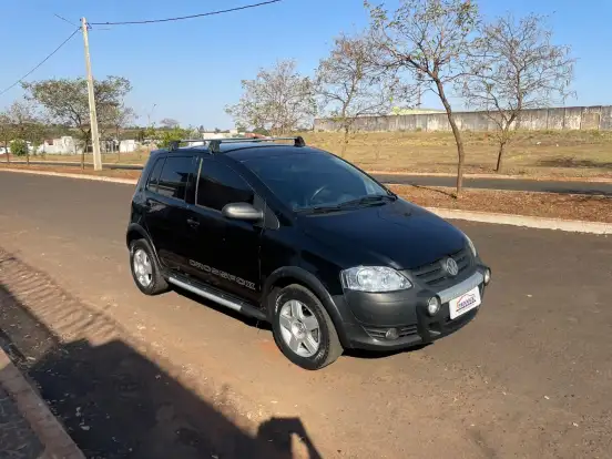 VOLKSWAGEN-FOX-1.0 MI 8V FLEX 4P MANUAL VOLKSWAGEN-FOX-2009