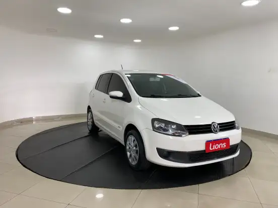VOLKSWAGEN-FOX-2014