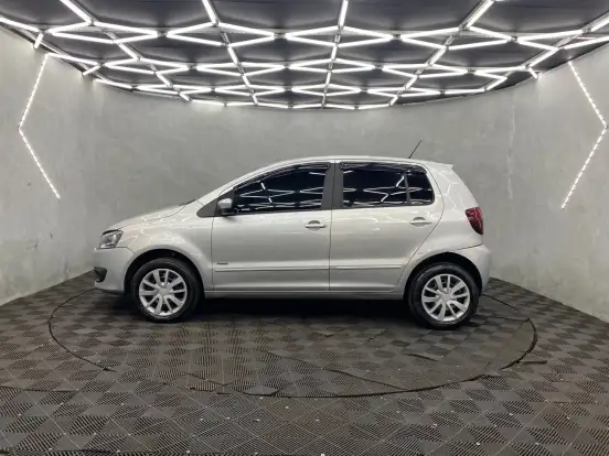VOLKSWAGEN-FOX-1.0 MI 8V FLEX 4P MANUAL VOLKSWAGEN-FOX-2013
