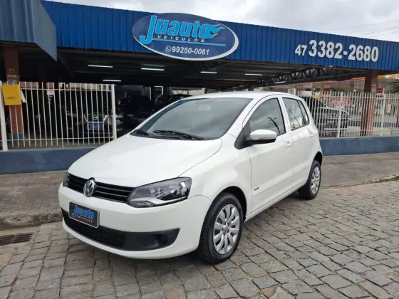 VOLKSWAGEN FOX 1.6 MI 8V FLEX 4P AUTOMATIZADO VOLKSWAGEN FOX 1.6 MI 8V FLEX 4P AUTOMATIZADO