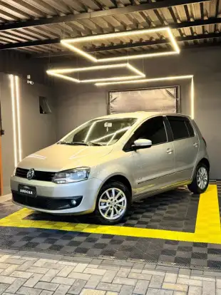 VOLKSWAGEN-FOX-2012