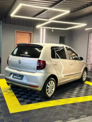 VOLKSWAGEN-FOX-2012