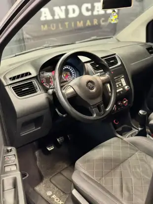 VOLKSWAGEN-FOX-2012