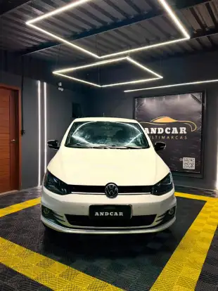 VOLKSWAGEN-FOX-2017