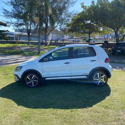 VOLKSWAGEN-FOX-2017