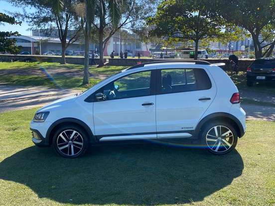 VOLKSWAGEN-FOX-1.6 MSI TOTAL FLEX XTREME 4P MANUAL VOLKSWAGEN-FOX-2017