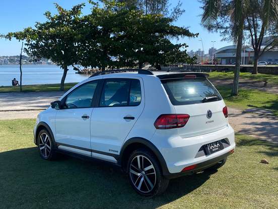 VOLKSWAGEN-FOX-1.6 MSI TOTAL FLEX XTREME 4P MANUAL VOLKSWAGEN-FOX-2017