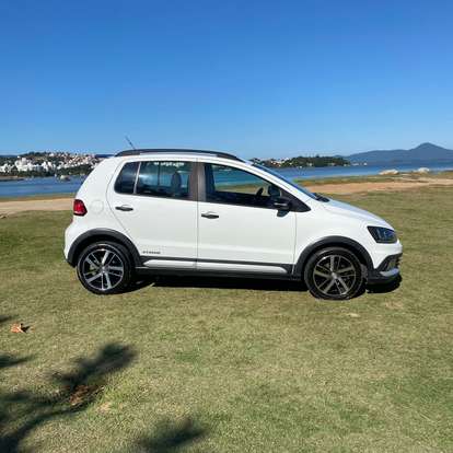 VOLKSWAGEN-FOX-1.6 MSI TOTAL FLEX XTREME 4P MANUAL VOLKSWAGEN-FOX-2017