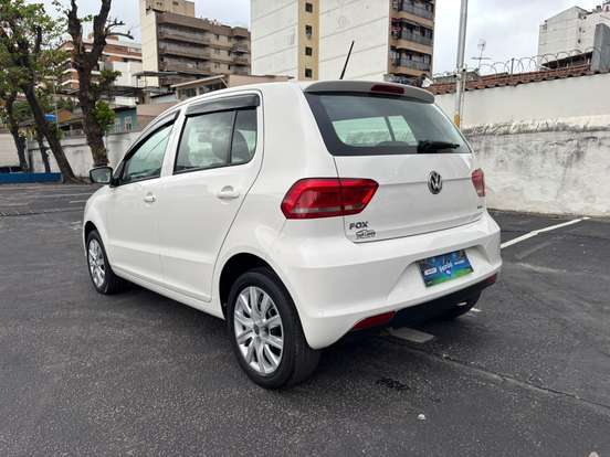 VOLKSWAGEN-FOX-1.6 MSI TRENDLINE 8V FLEX 4P MANUAL VOLKSWAGEN-FOX-2015