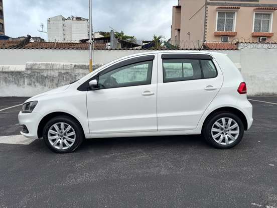 VOLKSWAGEN-FOX-2015