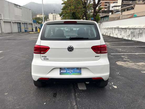 VOLKSWAGEN-FOX-2015