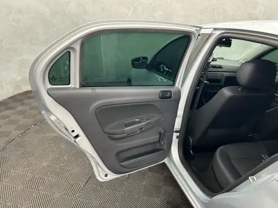 VOLKSWAGEN-GOL-2022