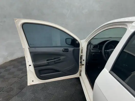 VOLKSWAGEN-GOL-2023