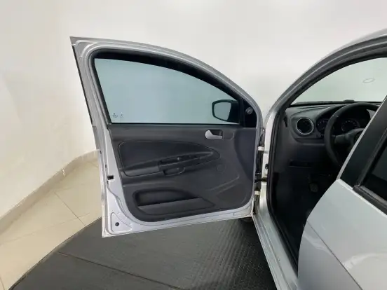 VOLKSWAGEN-GOL-2014
