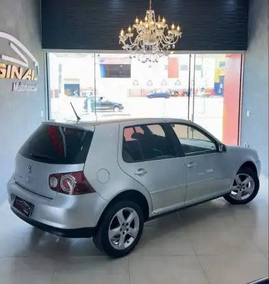VOLKSWAGEN-GOLF-2009