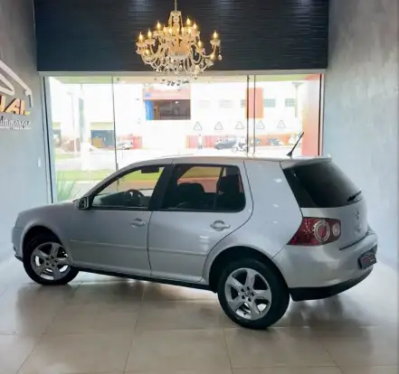 VOLKSWAGEN-GOLF-2009