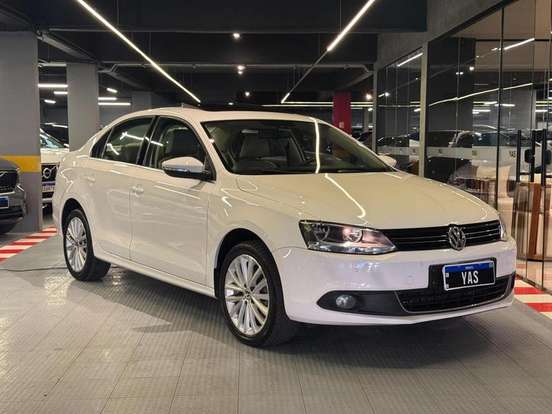 VOLKSWAGEN-JETTA-2.0 TSI HIGHLINE 211CV GASOLINA 4P TIPTRONIC VOLKSWAGEN-JETTA-2013