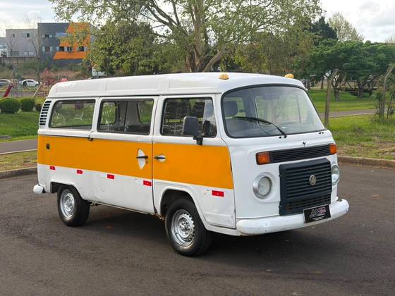 VOLKSWAGEN KOMBI 1.4 MI STD ESCOLAR 8V FLEX 3P MANUAL