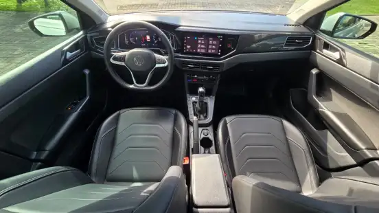 VOLKSWAGEN-POLO-2023