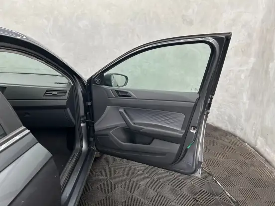 VOLKSWAGEN-POLO-2025
