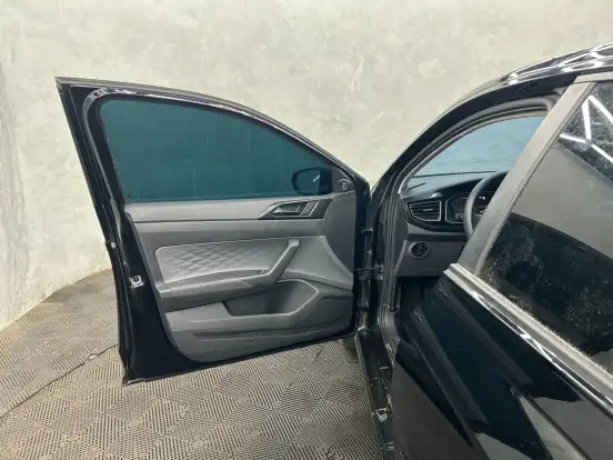 VOLKSWAGEN-POLO-2025