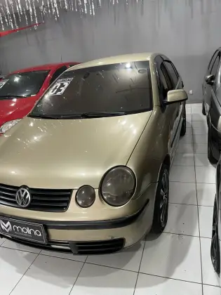 VOLKSWAGEN POLO SEDAN 1.6 8V GASOLINA 4P MANUAL