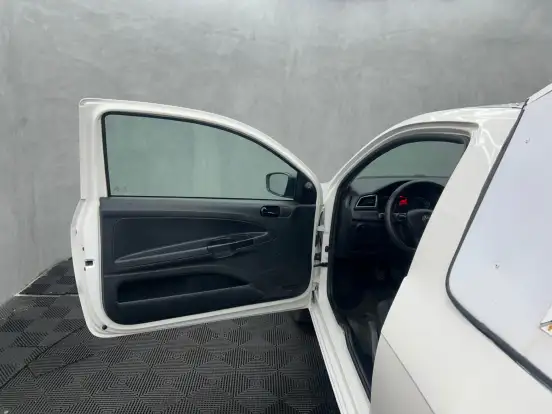 VOLKSWAGEN-SAVEIRO-2023
