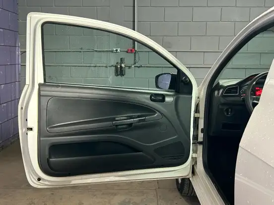 VOLKSWAGEN-SAVEIRO-2023
