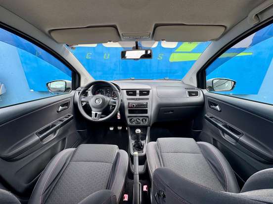 VOLKSWAGEN-SPACE CROSS-2013