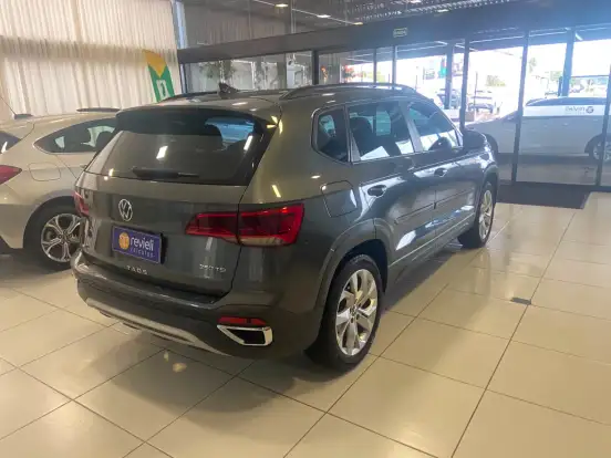 VOLKSWAGEN-TAOS-2022