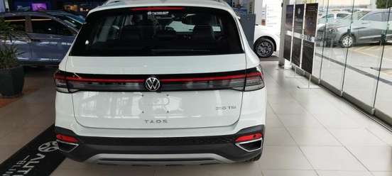 VOLKSWAGEN-TAOS-1.4 250 TSI TOTAL FLEX HIGHLINE AUTOMÁTICO VOLKSWAGEN-TAOS-2025