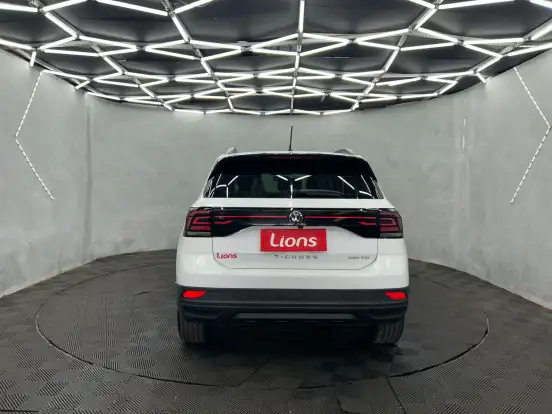 VOLKSWAGEN-T-CROSS-2023